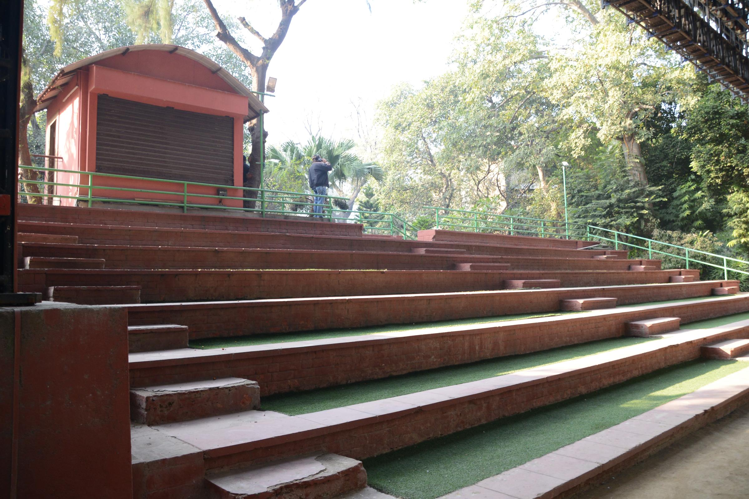  Image of बैठने की  चित्र